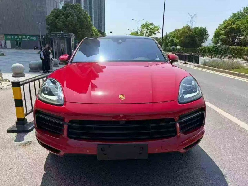 嘉兴22年保时捷卡宴1