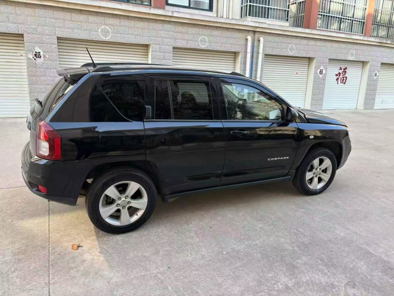 青岛14年Jeep指南者8
