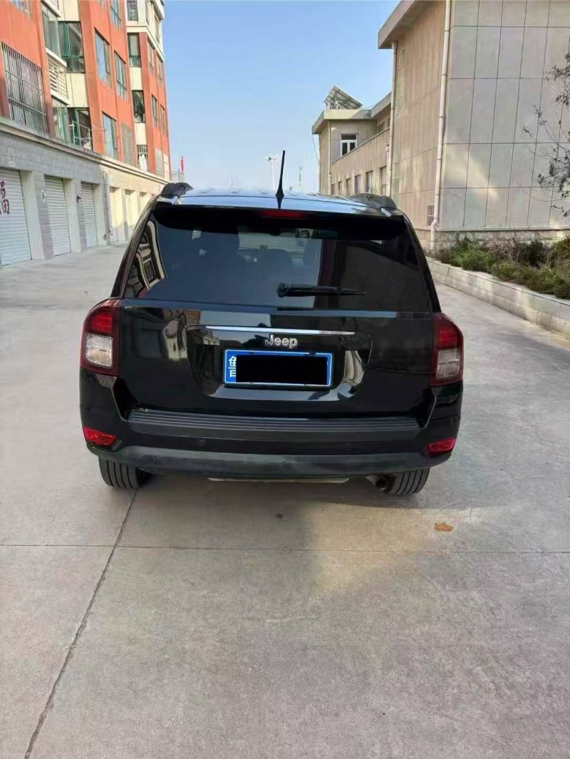 青岛14年Jeep指南者9