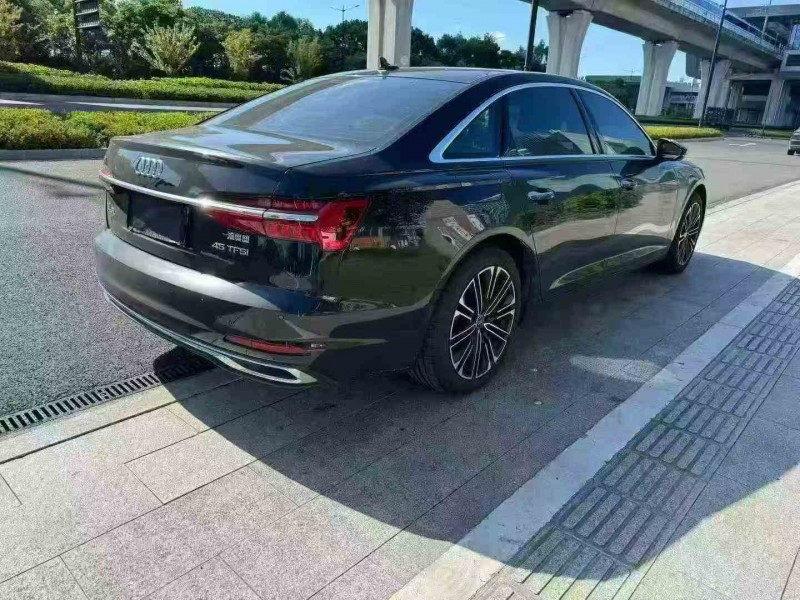 绍兴24年奥迪A6L8