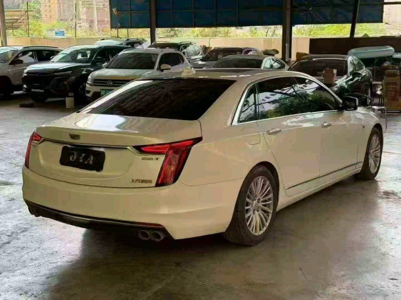 丽江21年凯迪拉克CT64