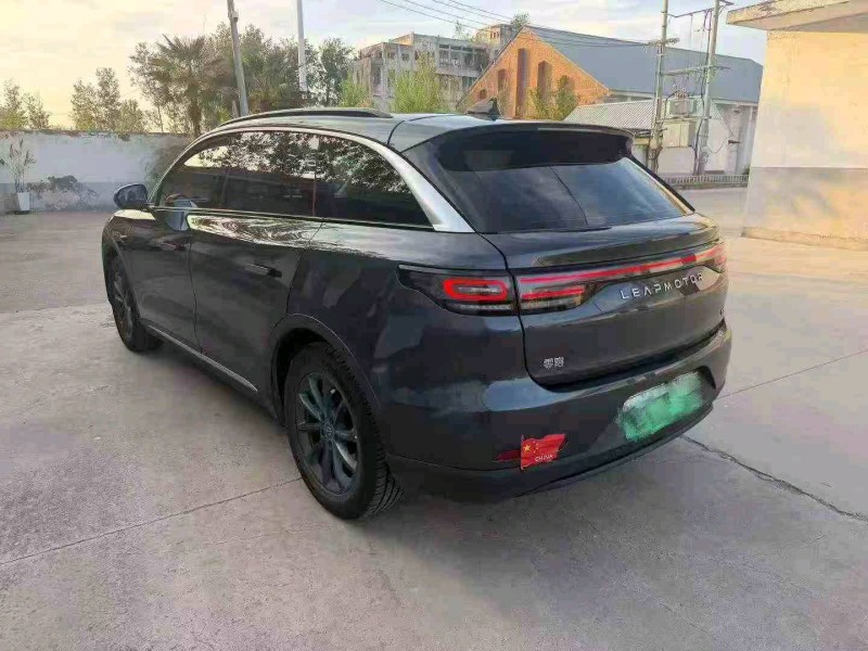 常州23年零跑汽车C114