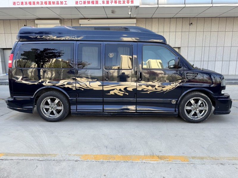 济宁11年GMC商务之星8