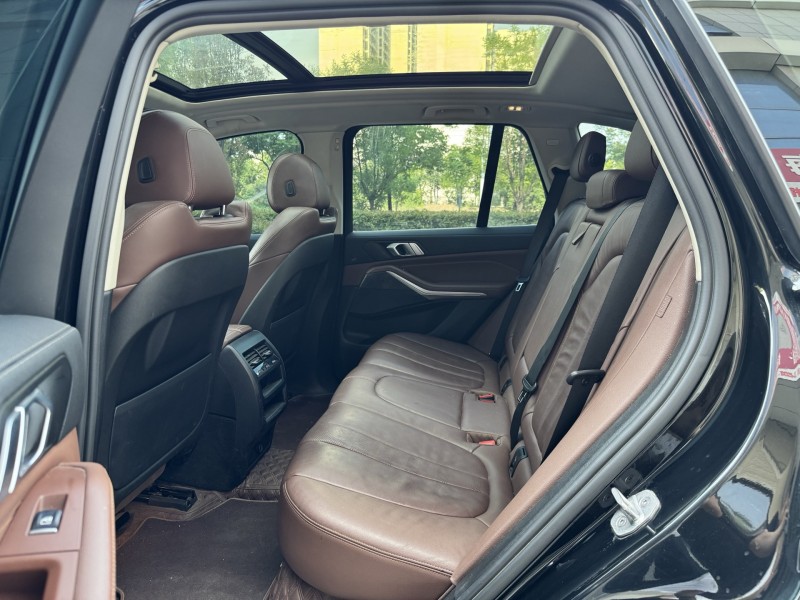 济宁21年宝马X58