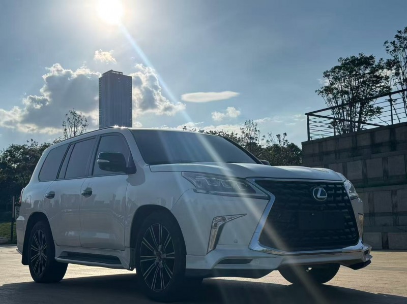 昆明12年雷克萨斯LX9