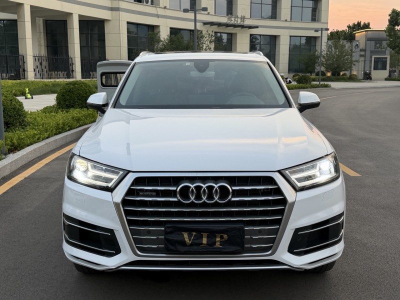 济宁17年奥迪Q71