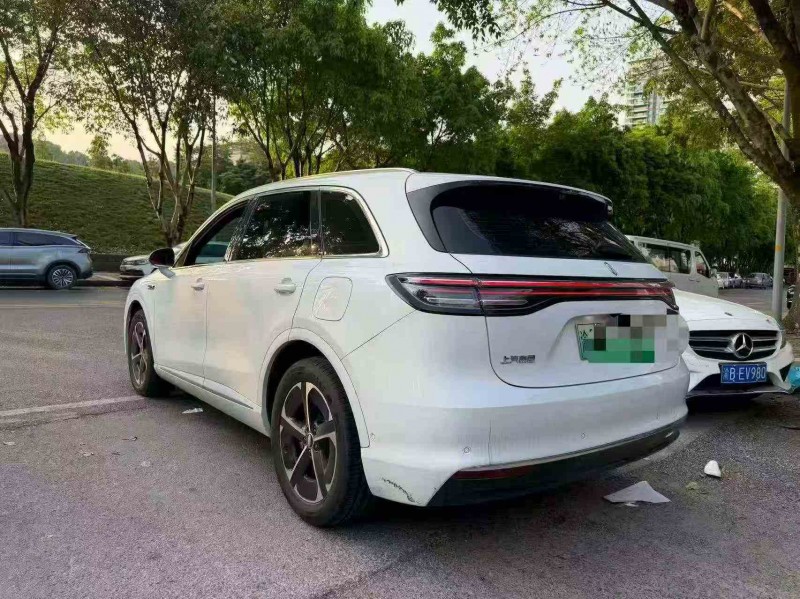 重庆25年华为智选问界8