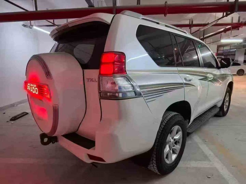 渭南13年丰田普拉多9