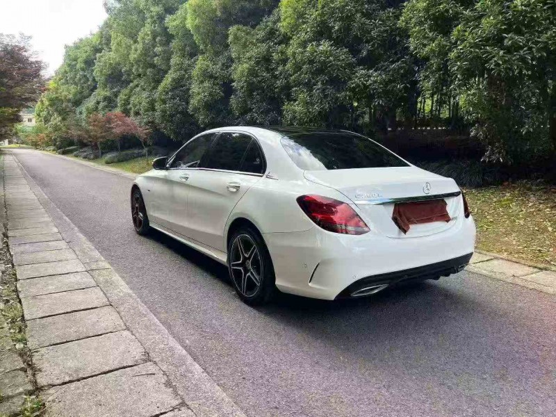 绍兴21年奔驰C8