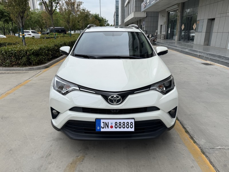 济宁18年丰田RAV41