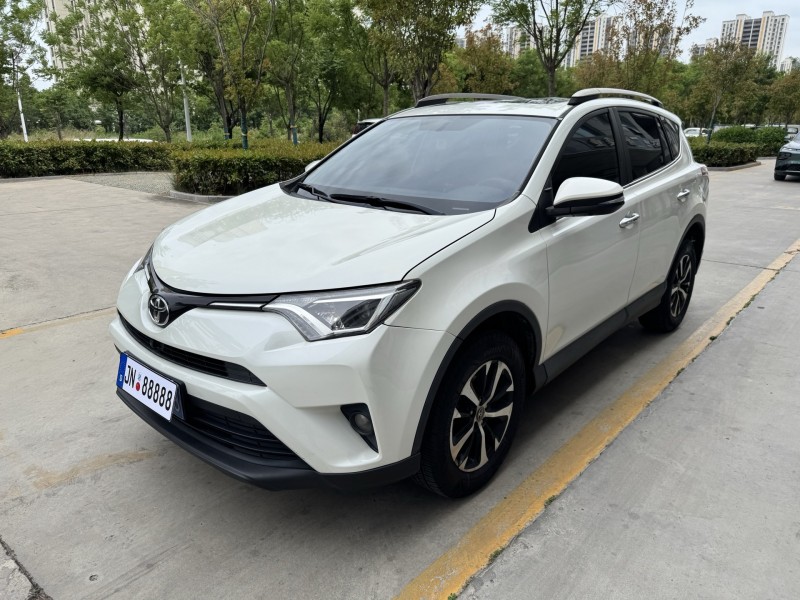 济宁18年丰田RAV43