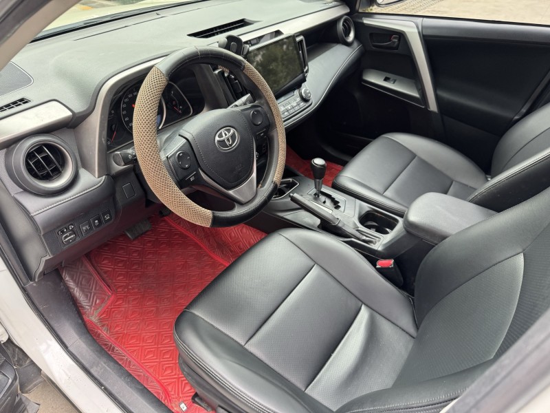 济宁18年丰田RAV46
