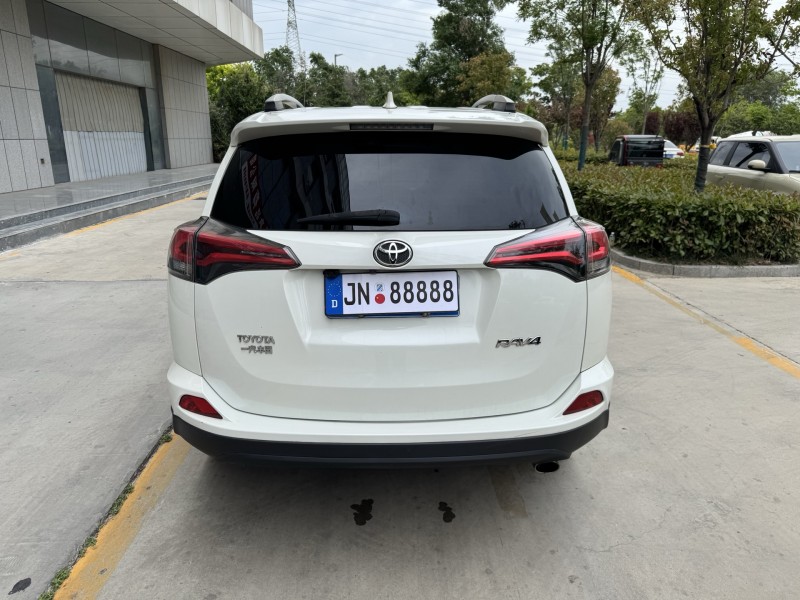 济宁18年丰田RAV49