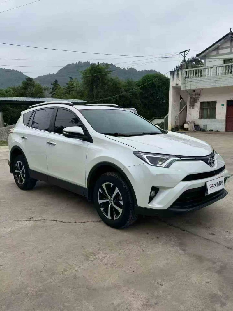 铜仁19年丰田RAV4荣放4