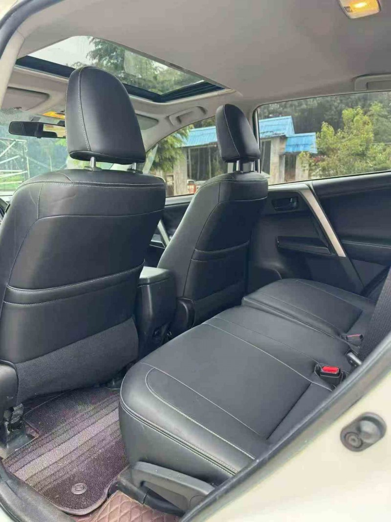 铜仁19年丰田RAV4荣放6