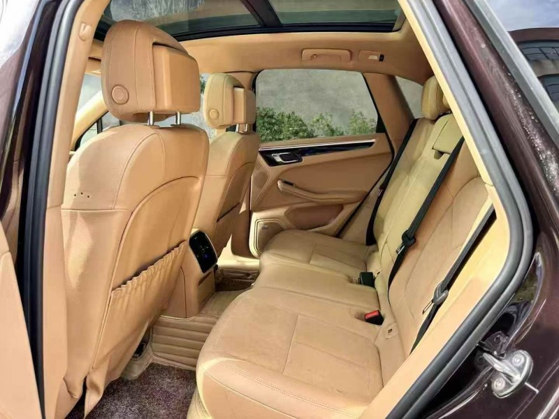 东营15年保时捷Macan5