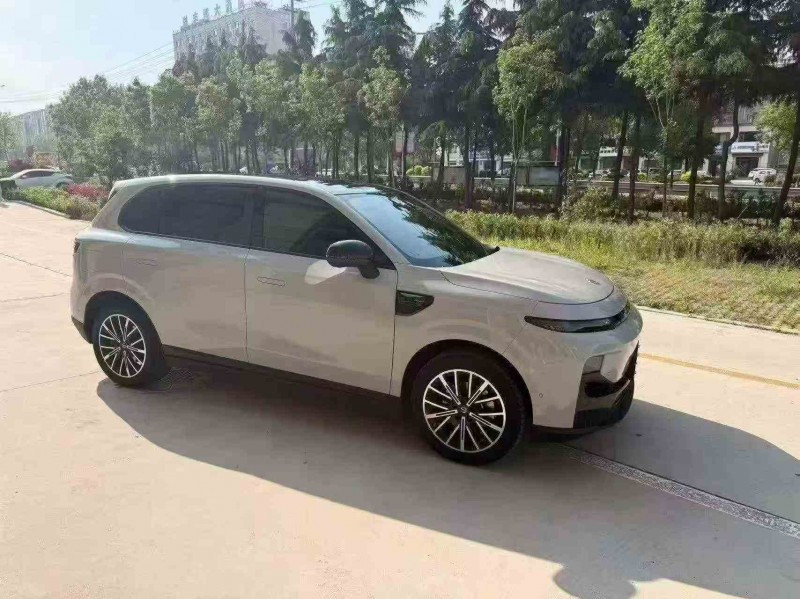 东营25年零跑汽车B103