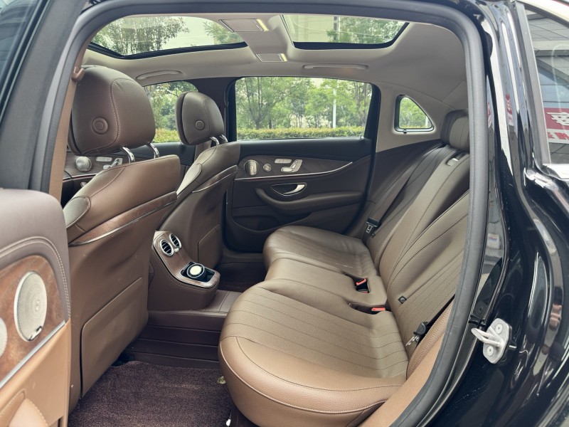 济宁22年奔驰E7