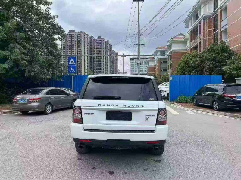 南宁13年路虎揽胜运动9