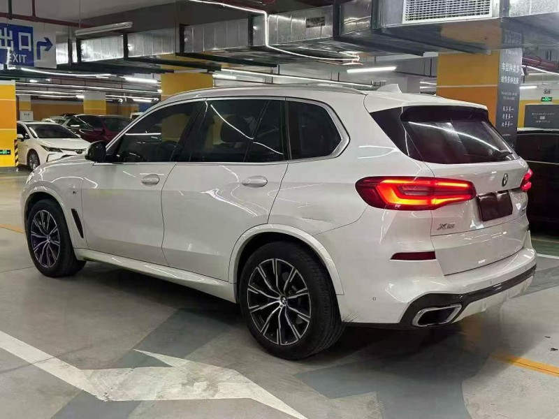 重庆19年宝马X59