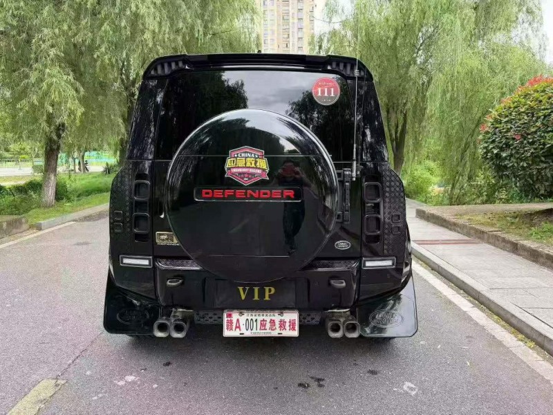 赣州23年路虎卫士9