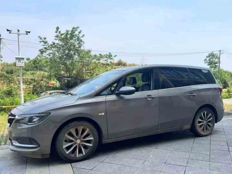 鹰潭19年别克GL62