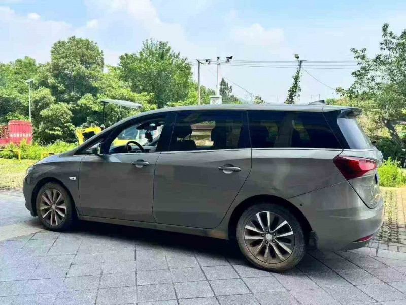 鹰潭19年别克GL67