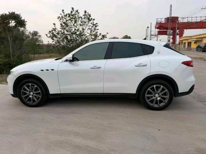 邢台20年玛莎拉蒂Levante2