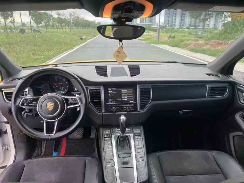 珠海14年保时捷Macan5