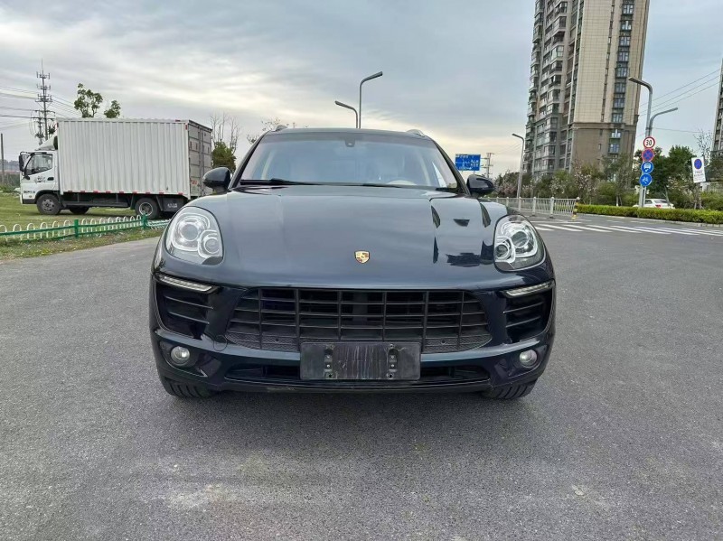 苏州15年保时捷Macan1
