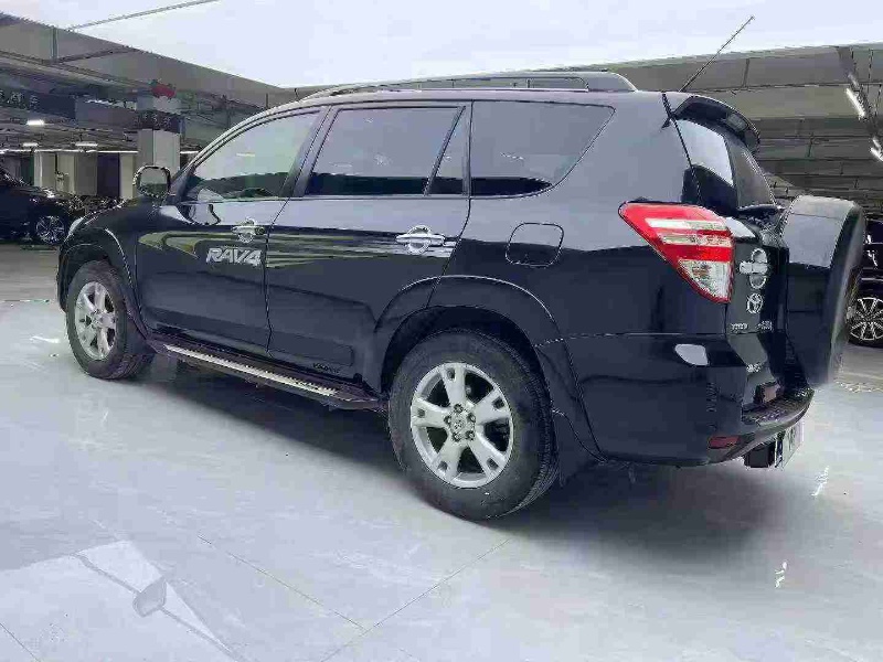 成都12年丰田RAV47