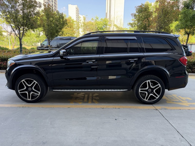 济宁19年奔驰GLS5