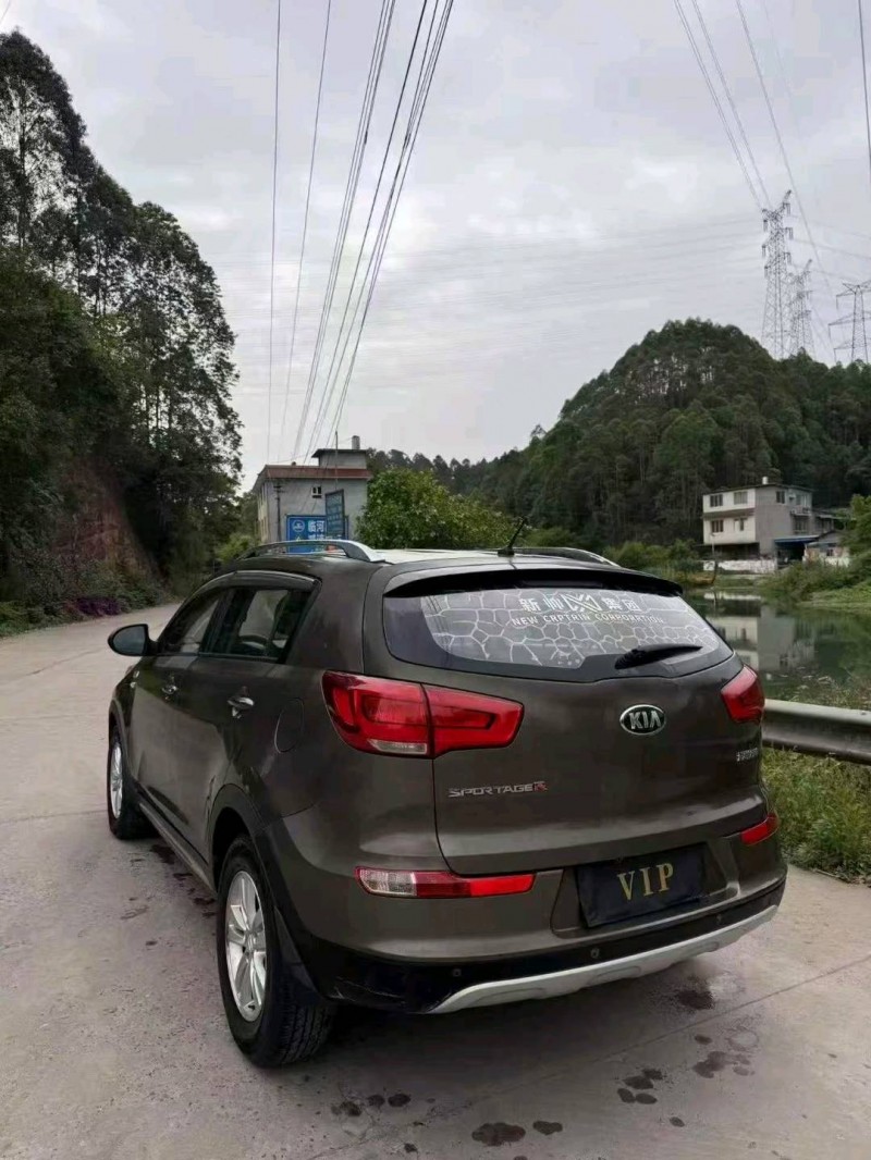 德阳18年起亚智跑8