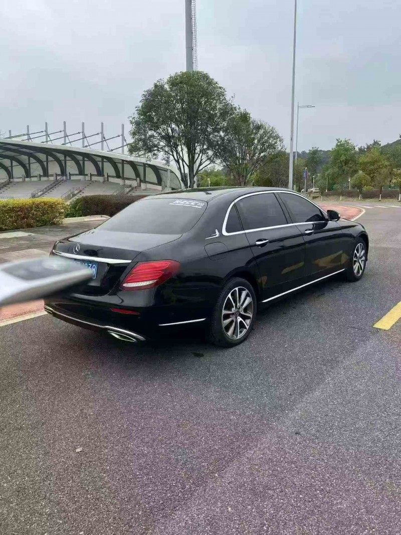 钦州18年奔驰E6
