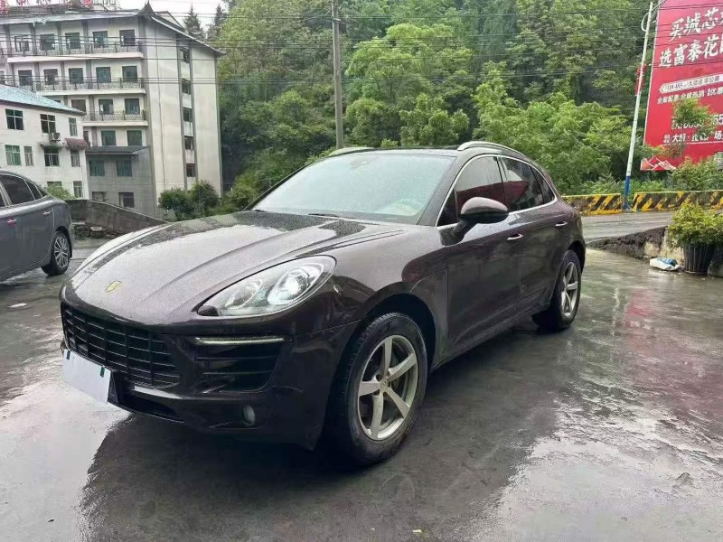 三明17年保时捷Macan3