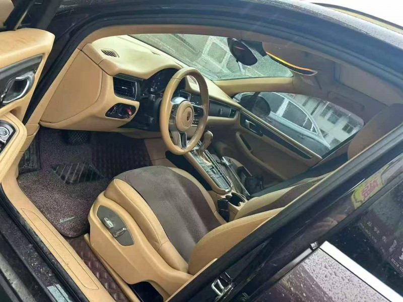 三明17年保时捷Macan4