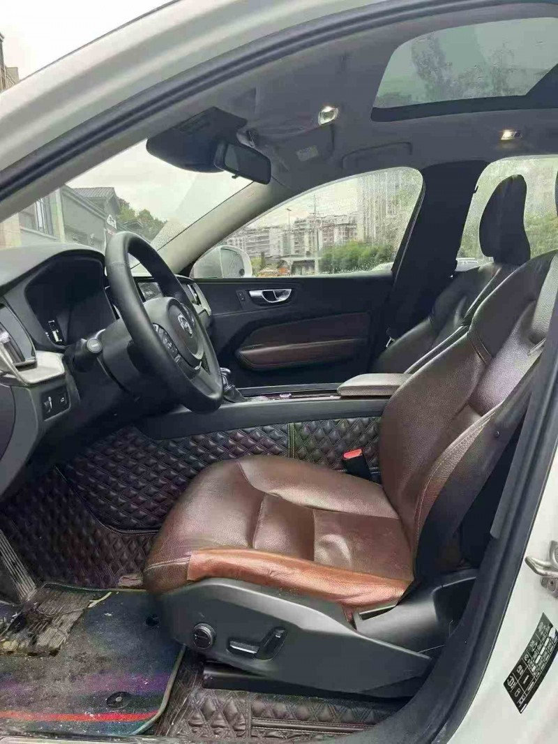 重庆18年沃尔沃XC606