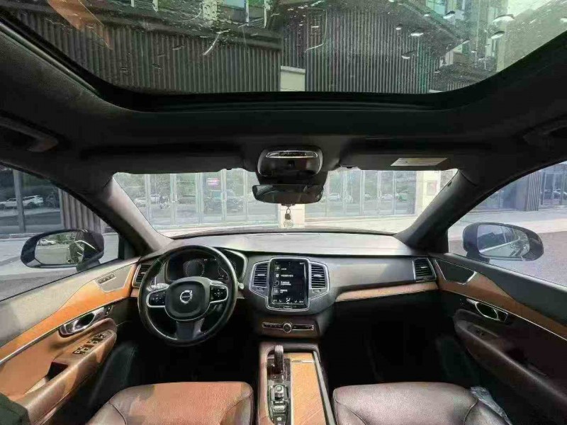 重庆20年沃尔沃XC605