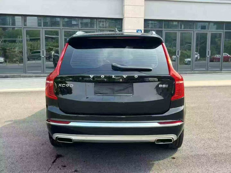 重庆20年沃尔沃XC609