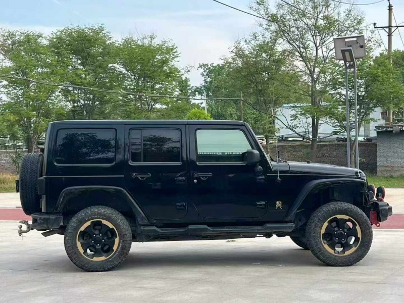 郑州15年Jeep牧马人9