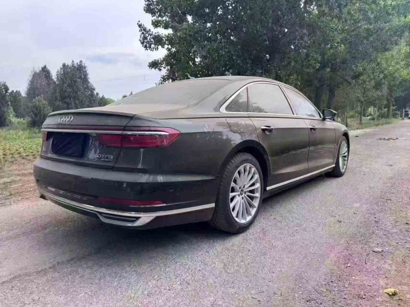 烟台22年奥迪A8L6