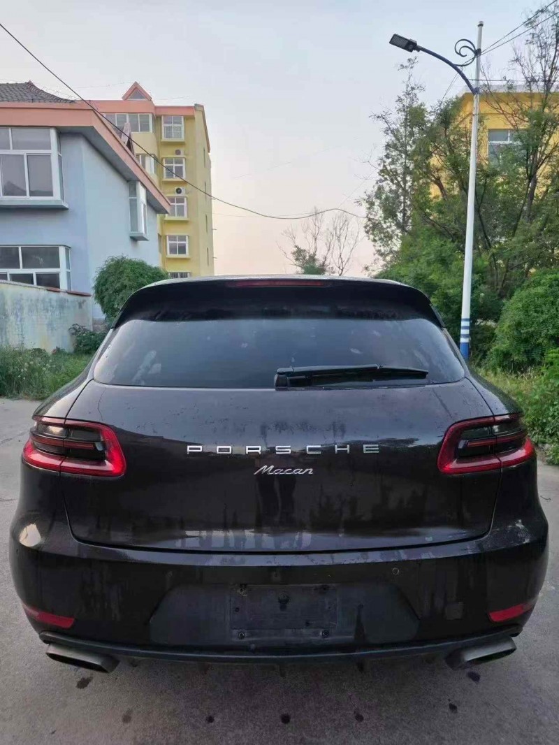 烟台18年保时捷Macan9