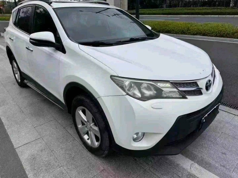 金华14年丰田RAV42