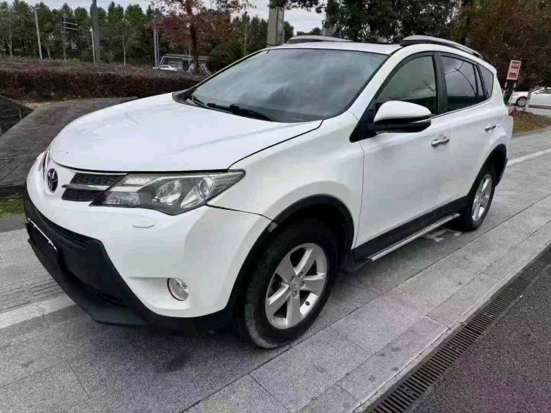 金华14年丰田RAV43