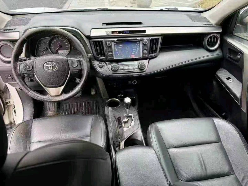 金华14年丰田RAV45