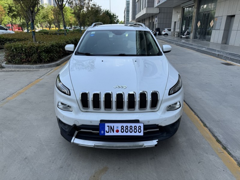 济宁16年Jeep自由光1