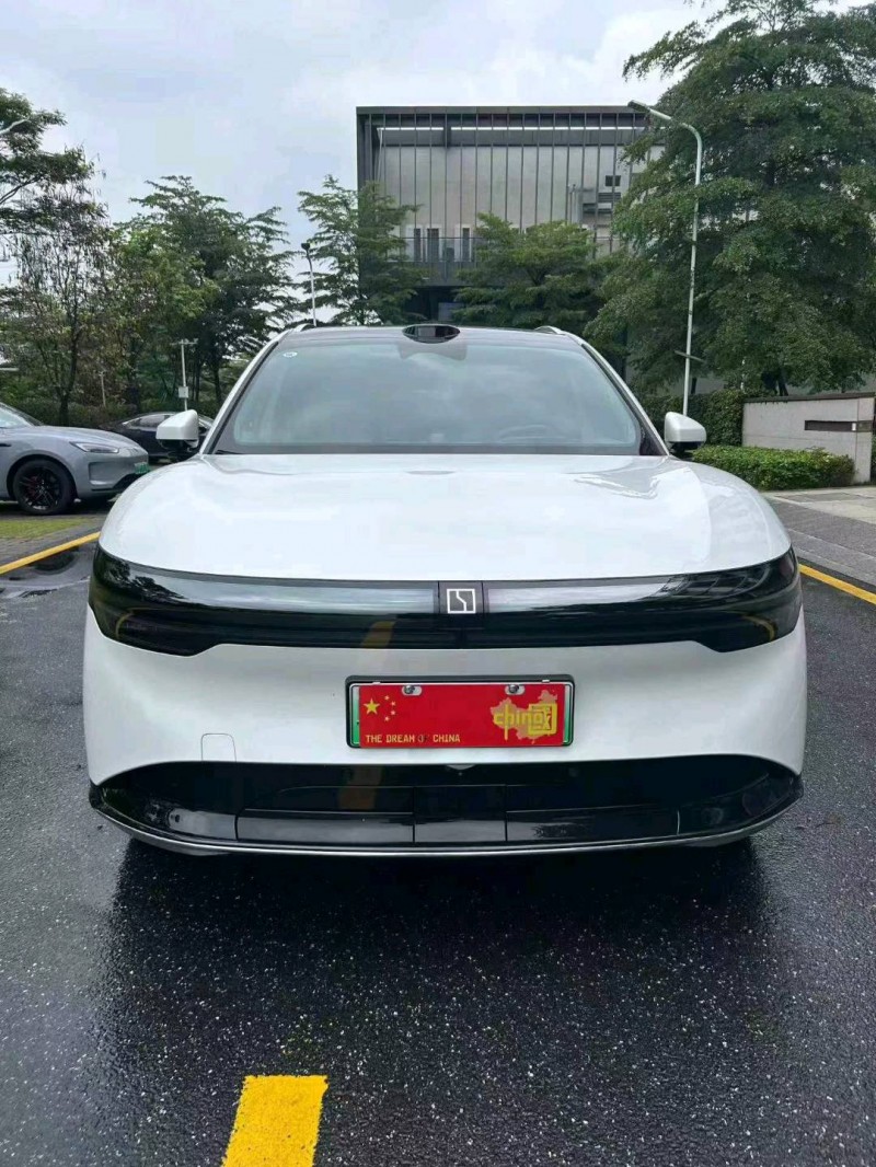 广州25年极氪汽车7X1