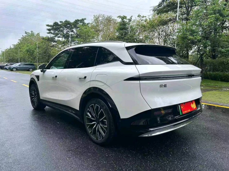 广州25年极氪汽车7X9