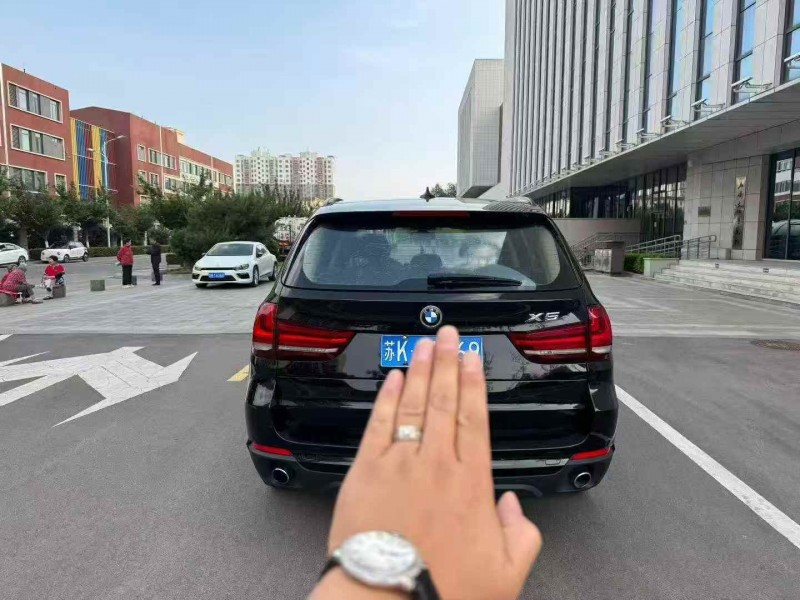 东营16年宝马X58