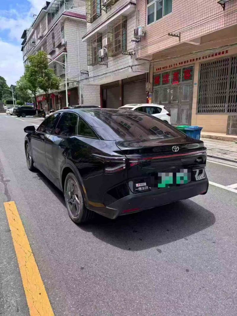 张家界24年丰田BZ3Pro8